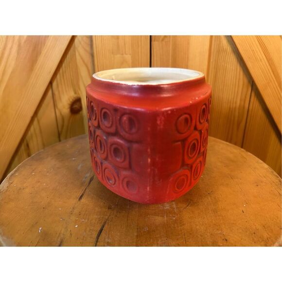 Mid-century planter red oval raised design made in the USA (8868) - Picture 2 of 10